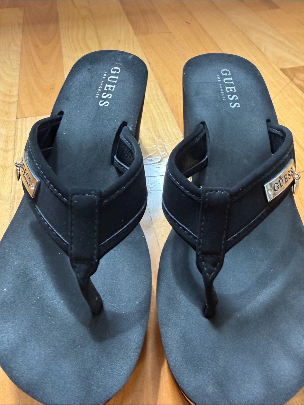 GUESS Black Wedge Platform Flip Flop Sandals Size 9 - Picture 4 of 16